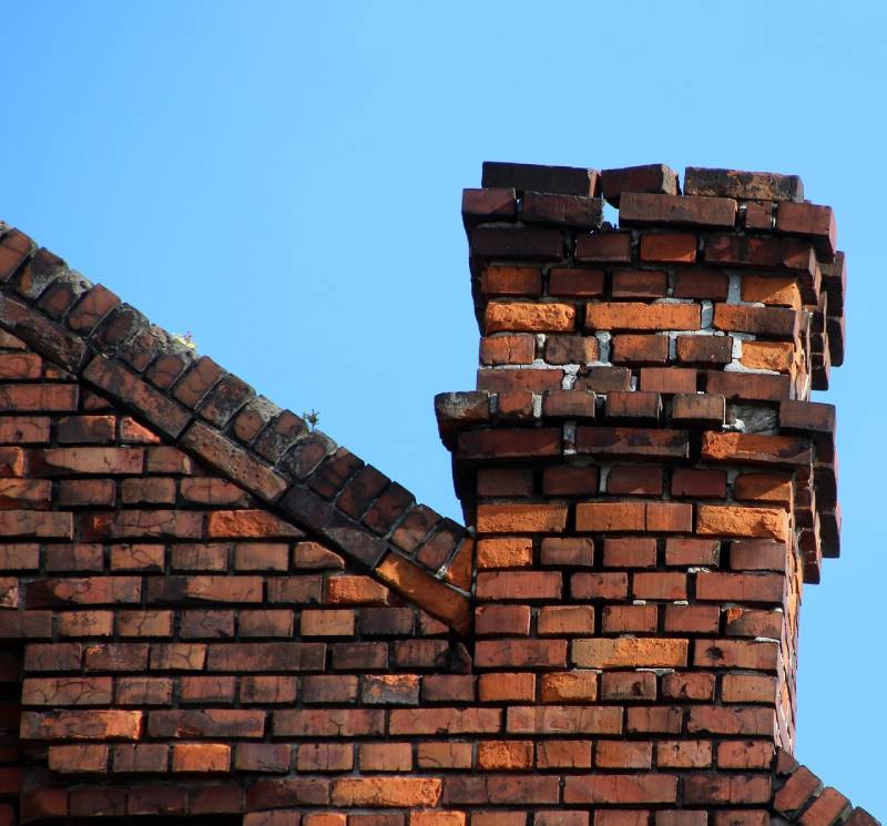 Signs Your Glendale Home Needs a Chimney Inspection Damaged chimney on an Glendale home showing cracks and missing mortar